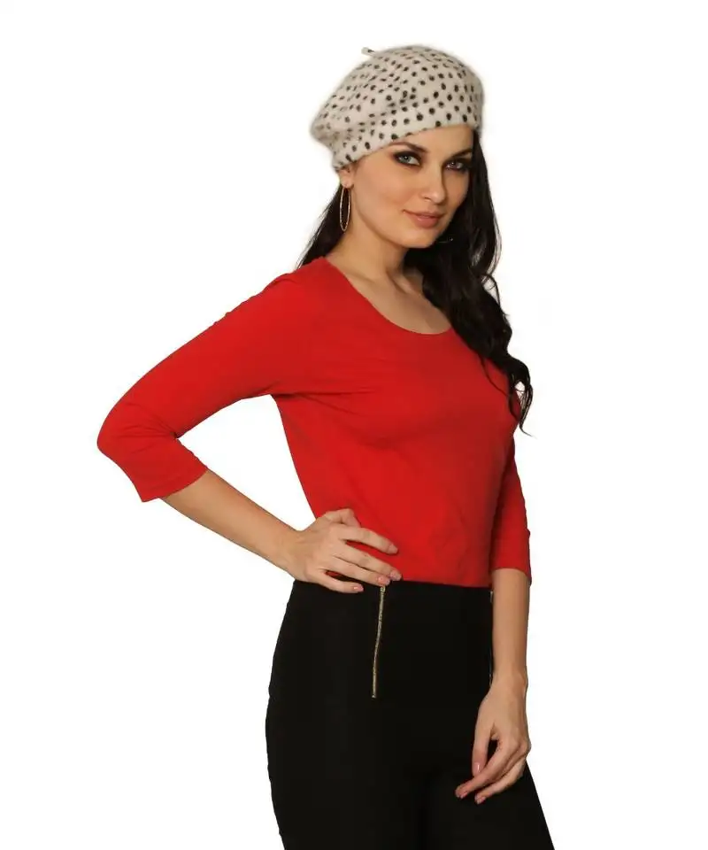 Women's red round neck quarterSleeves solid basic top