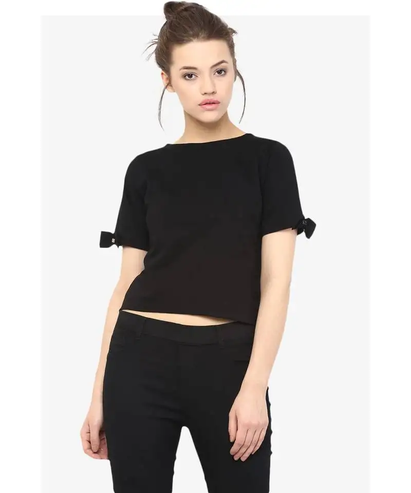 Women's black round neck halfSleeves solid basic crop top
