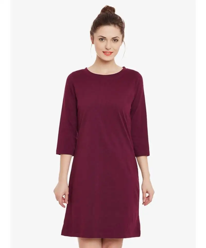 Women's magenta solid round neck 3::4 sleeve mini shift dress