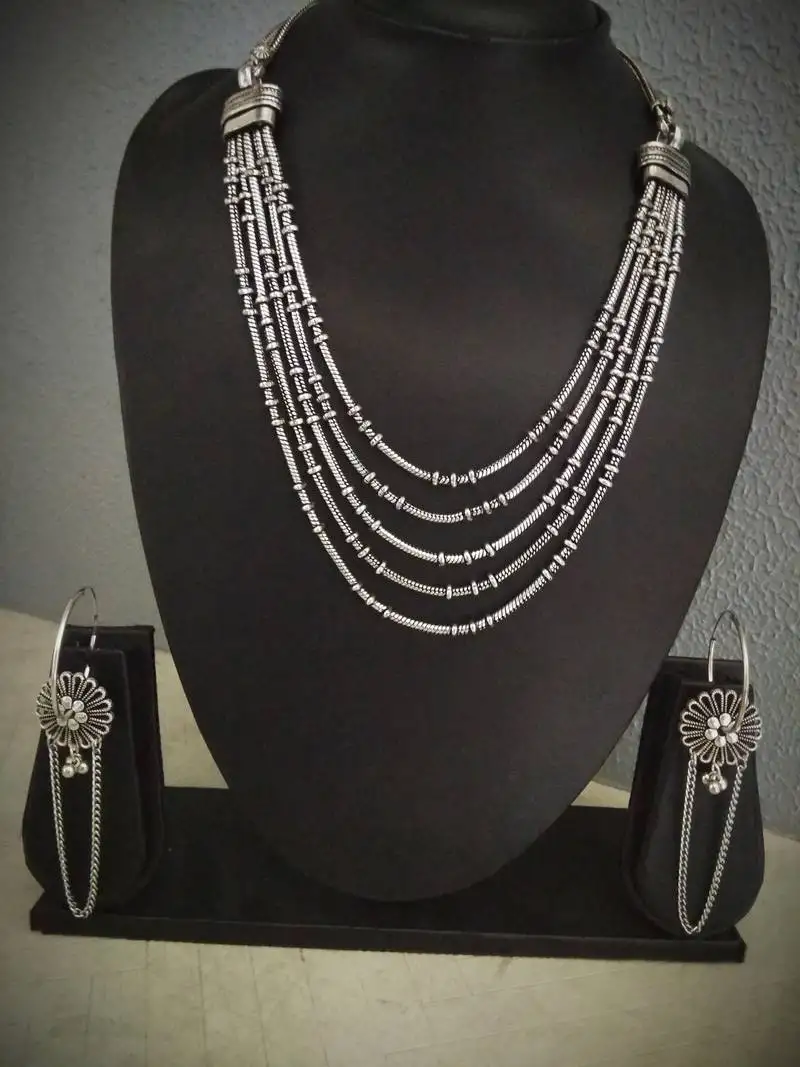Layered necklace with loop earring