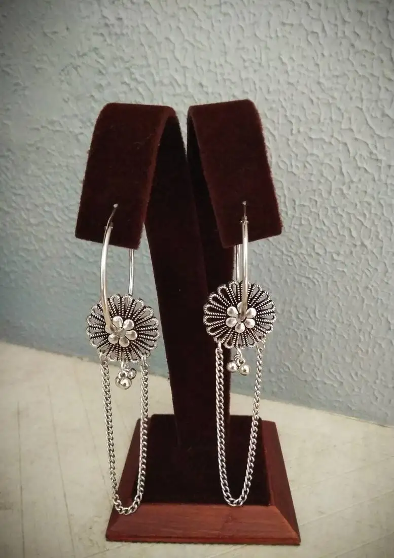 Stylish loop ear ring with chain