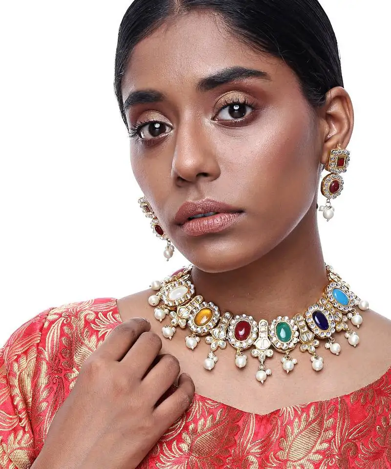 Kundan stone neckpiece with earrings