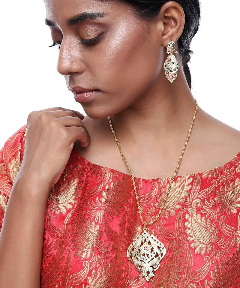 Jadau pendant & earrings set