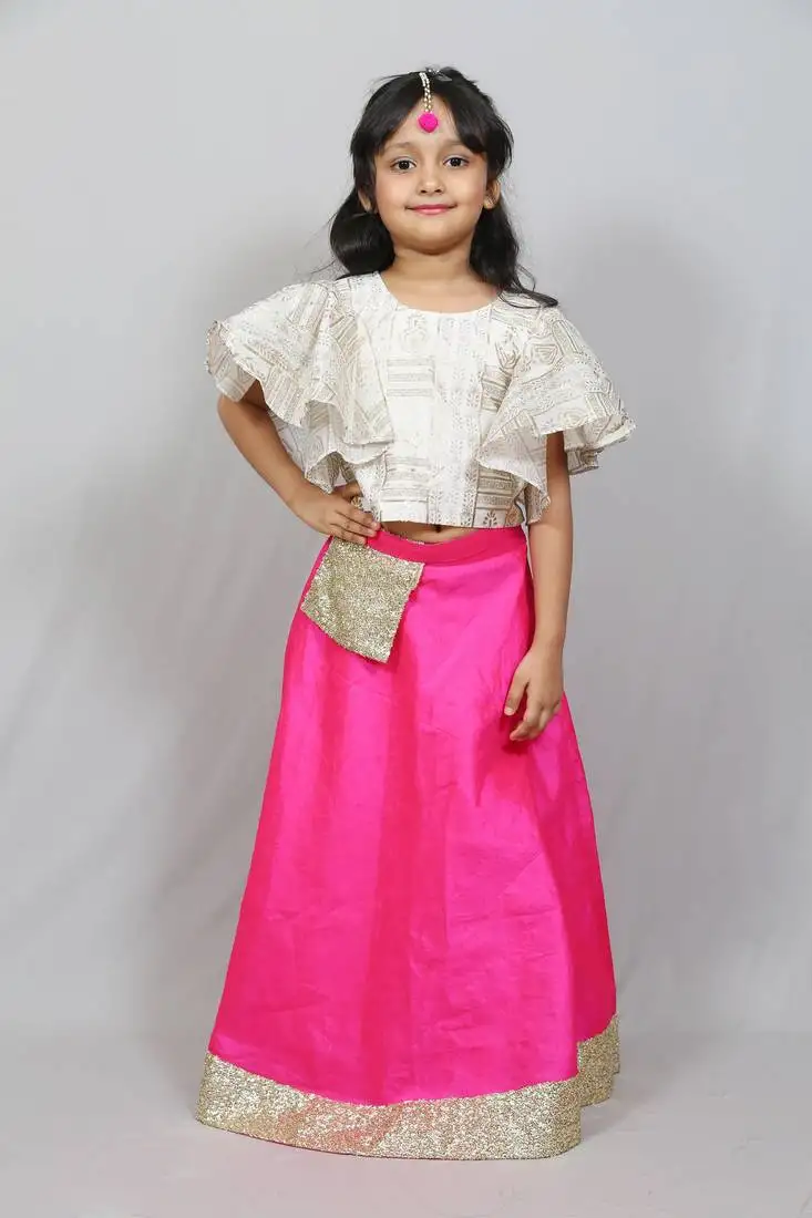 Cold sleeves top and long skirt with pocket belt