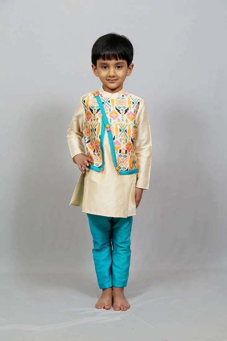 Kurta pajama with crossed printed jacket