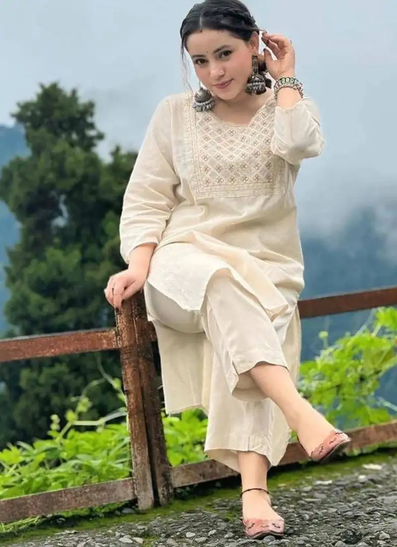 Geometric yoke design pure cotton kurta with trousers