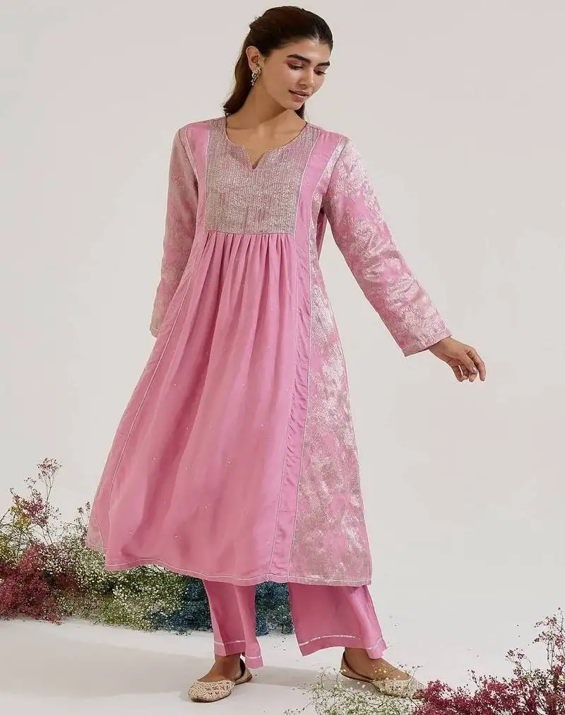 Lilac embroidered jacquard kurta set