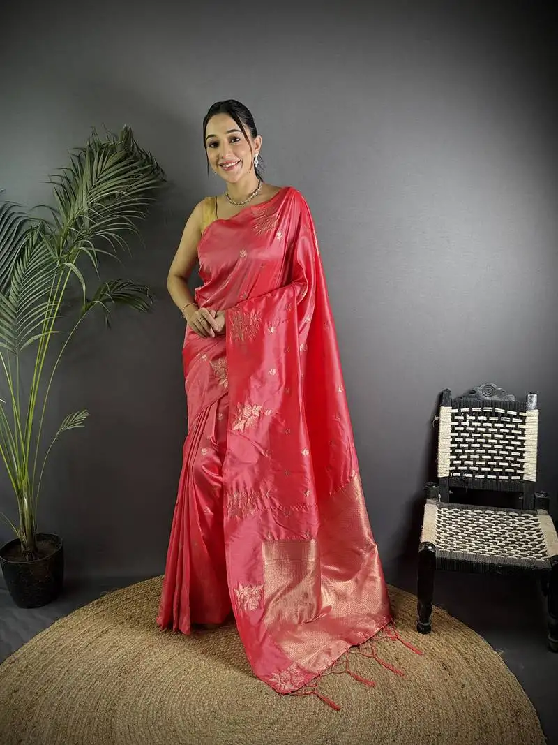 Pink lichi blend silk flower zari weaving banarasi saree