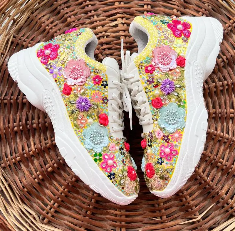 Yellow solid synthetic sneakers