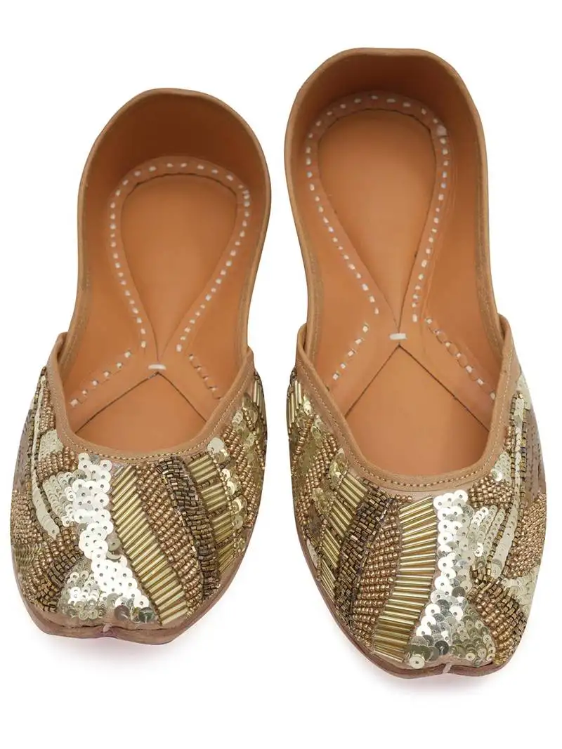 Gold sequin embroidered leather juttis