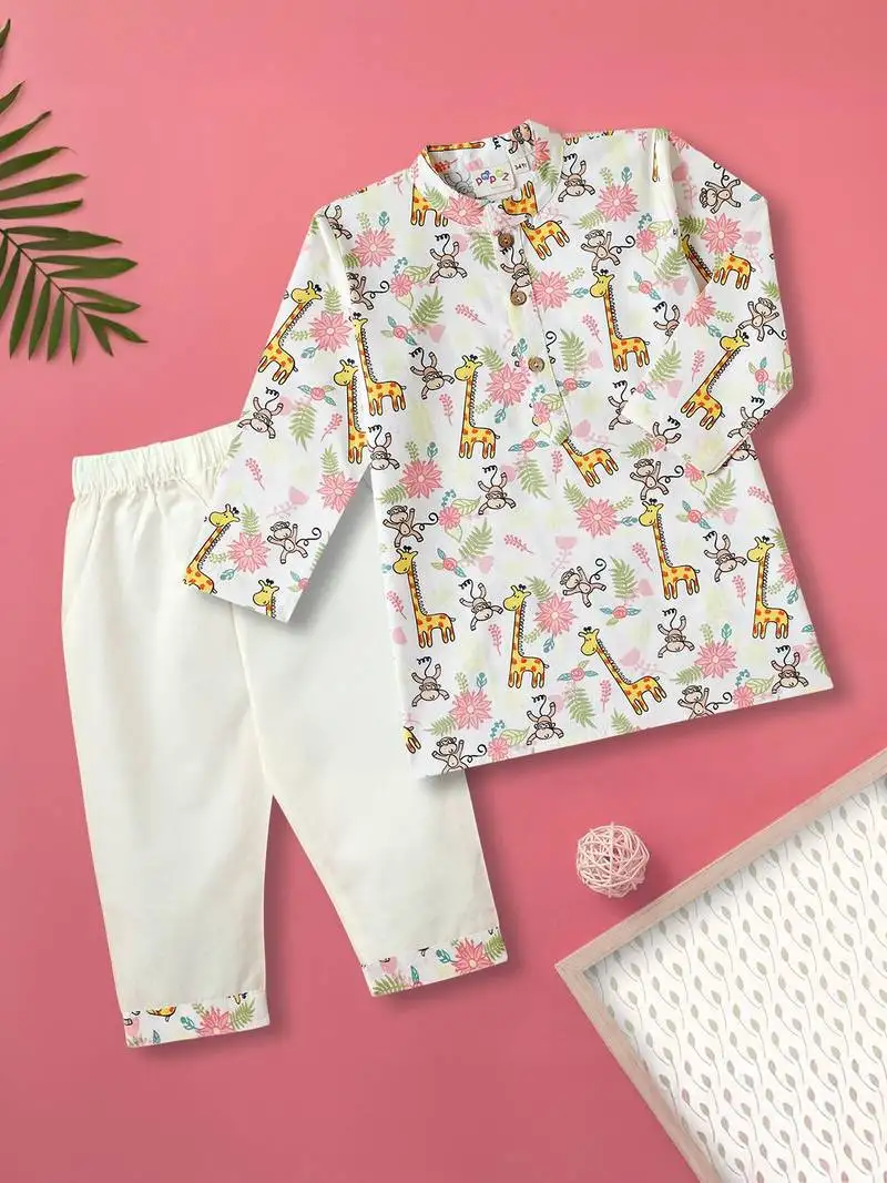 Boys white floral and giraffe printed cotton kurta pyjama set