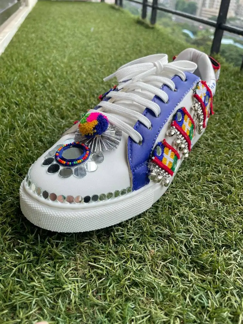 Blue mirror embroidered leather sneaker