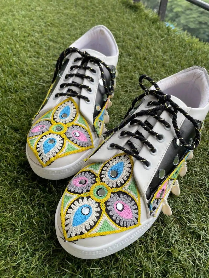 Black mirror embroidered leather sneaker