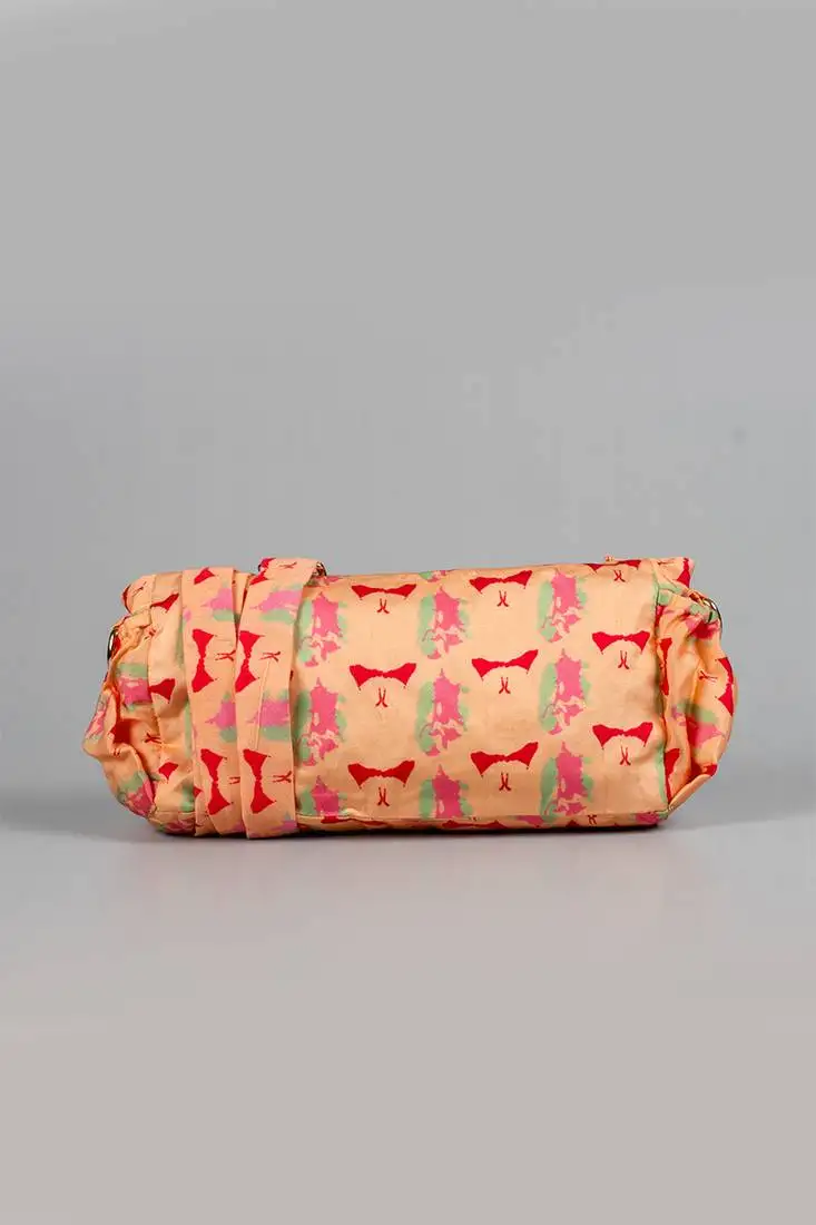 Shadow make up pouch