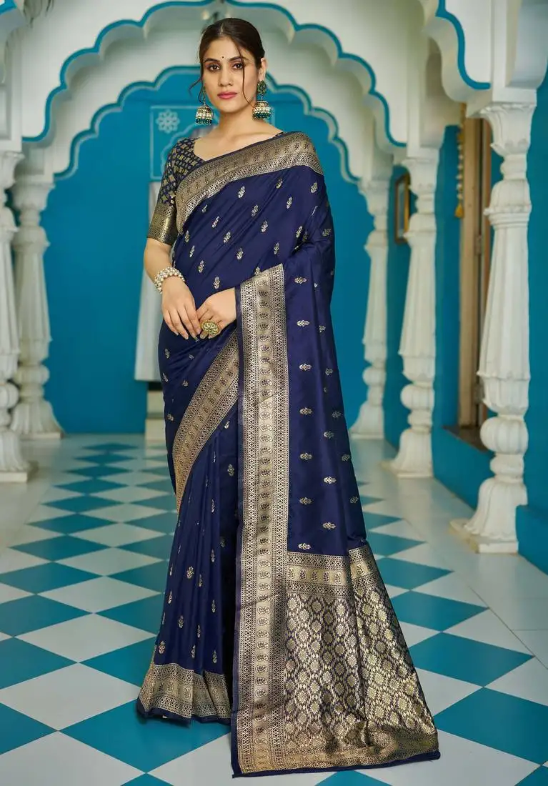 Blue silk blend saree with unstitched blouse