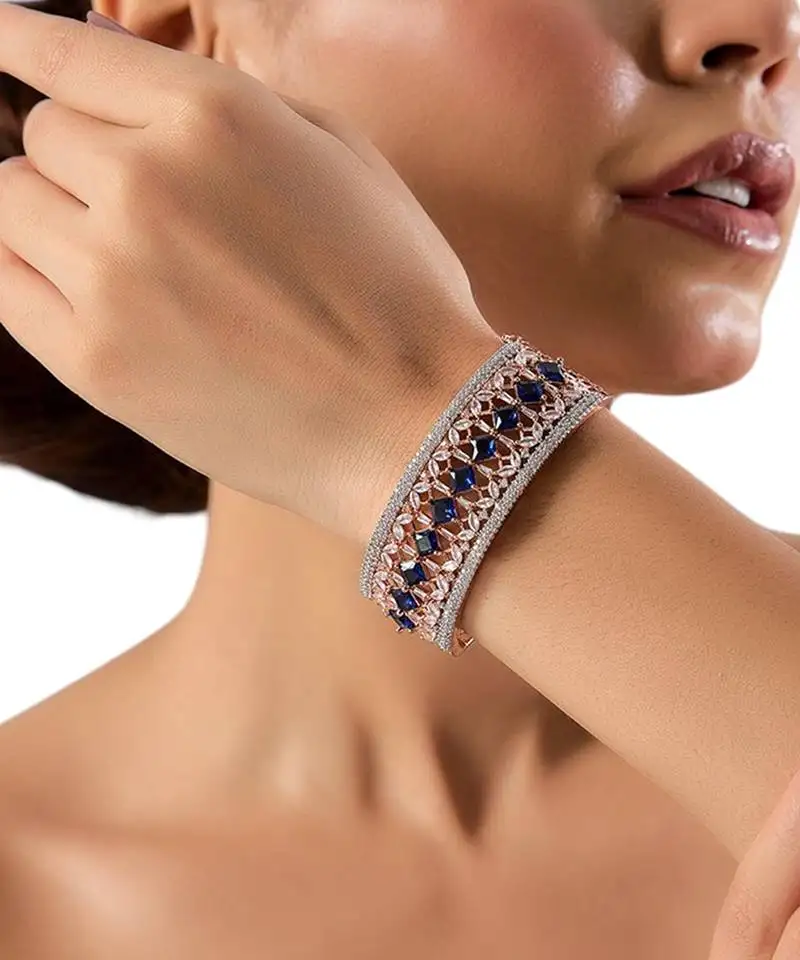 Two toned kundan blue stone bangle