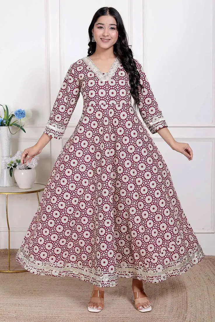 Doriyaan women's cream embroidered cotton anarkali kurta