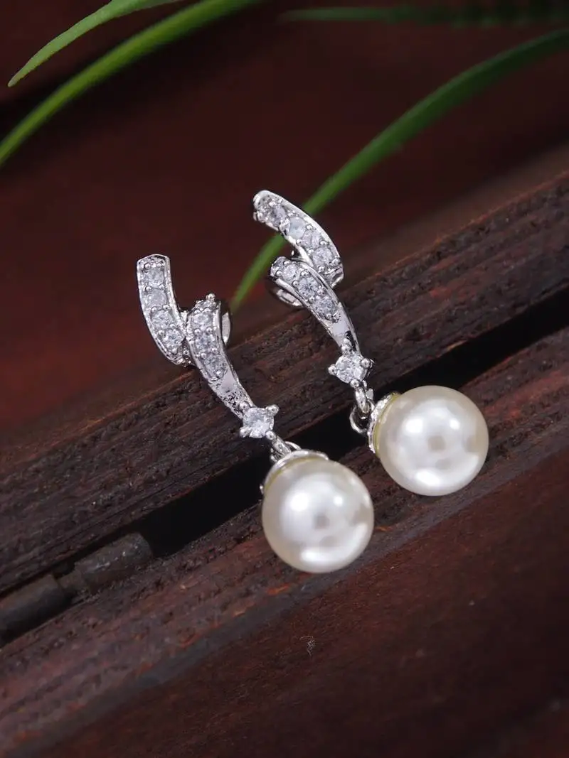 Special fashion cubic zirconia american diamoand stud earrings for women