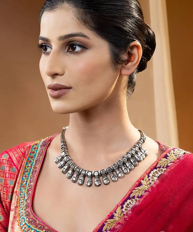 Sculpted drop silver necklace