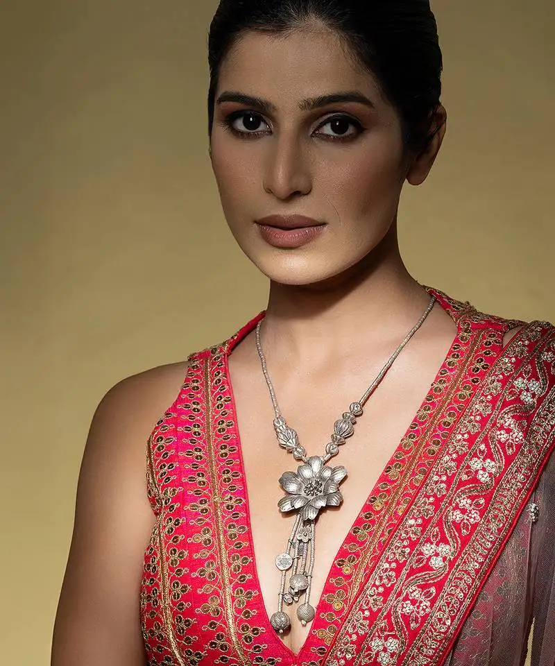 Dangling charms silver necklace