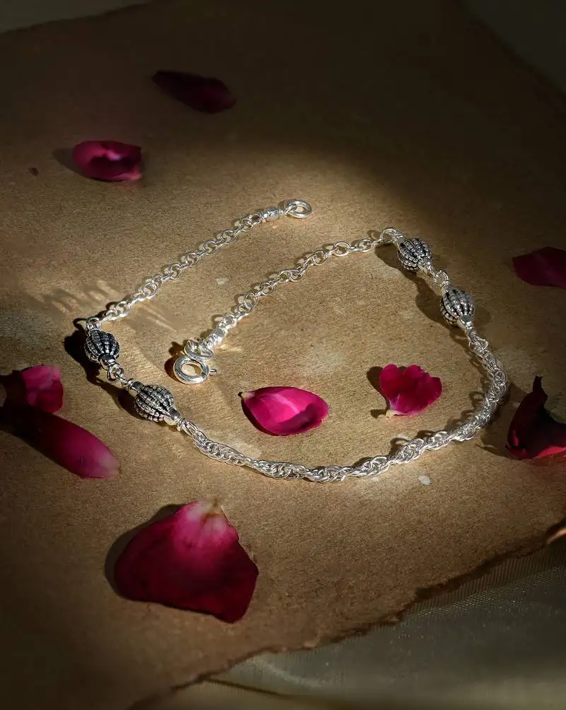 Ribbed bead chain silver anklet