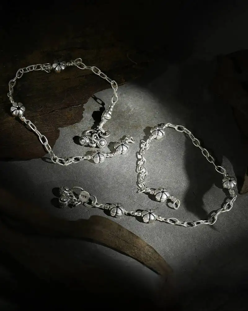 Floral motif silver anklet
