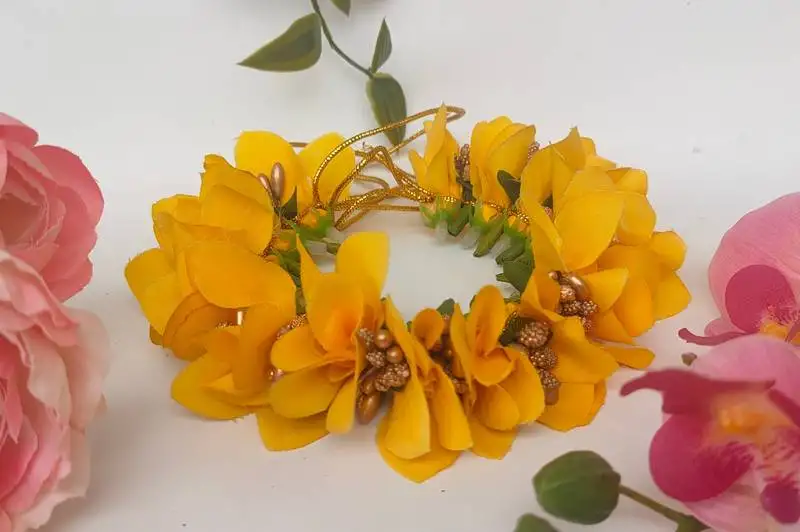 Yellow orchids gajra