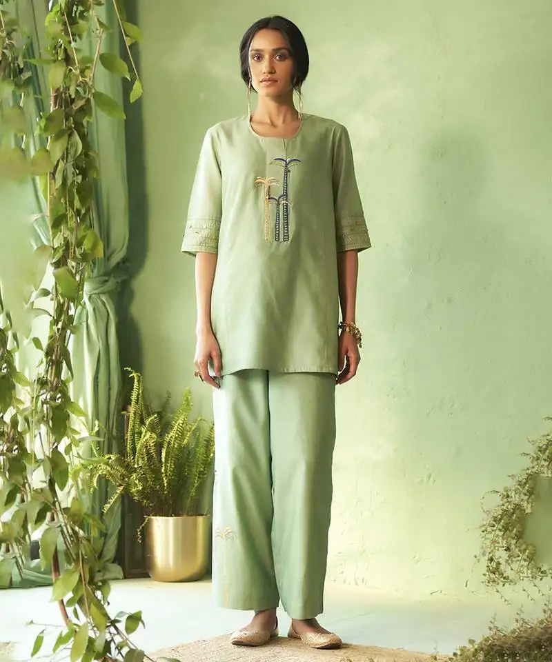 Green plain chanderi kurta & pant