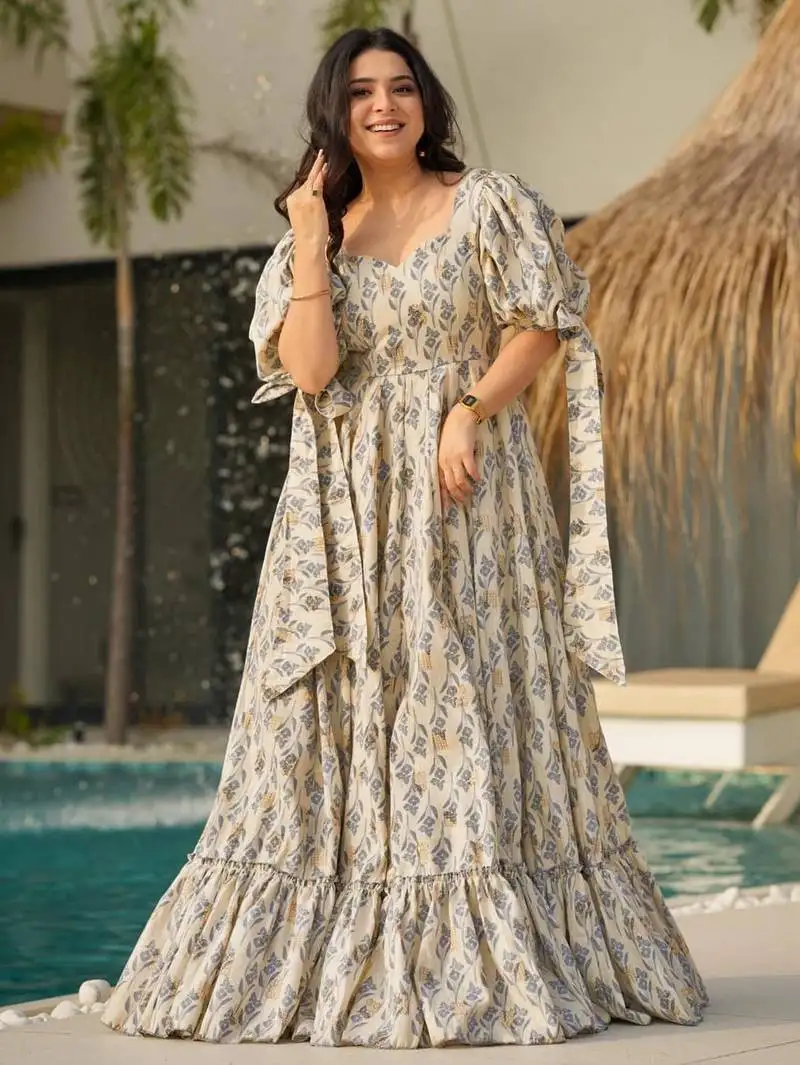 Grey color beautiful partywear attire for trendy girlie looks