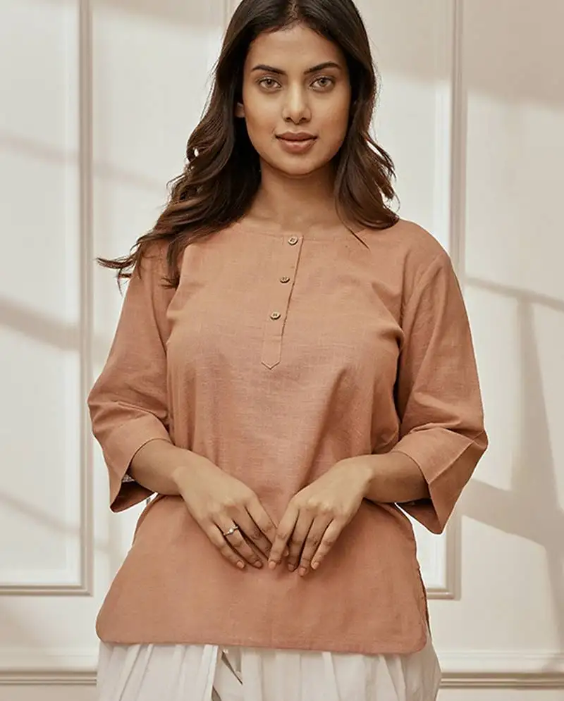 Women's rose pink cotton linen yoga kurta with round neck & button closure
