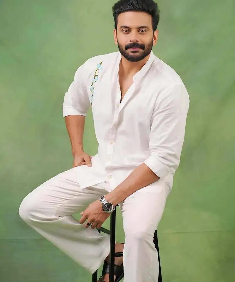 White blanc embroided cotton shirt for mens