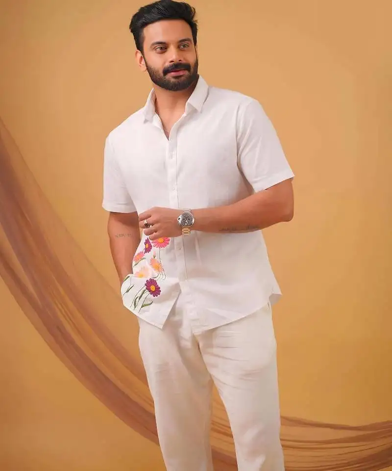 White flora embroided cotton shirt for mens