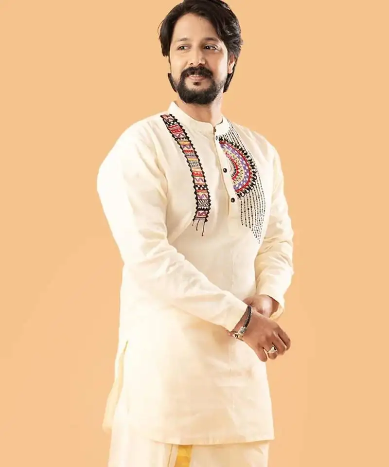Kutch charm - off white collared kurta with kutch embroidery