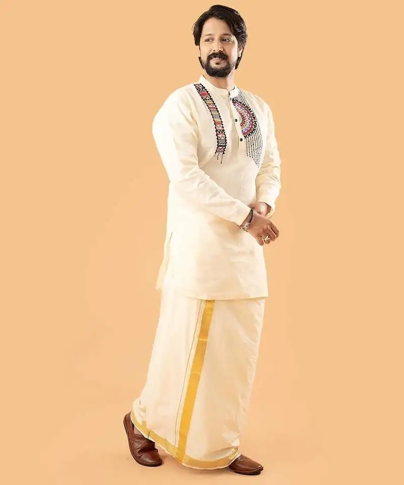 Kutch charm - off white collared kurta with kutch embroidery and mundu