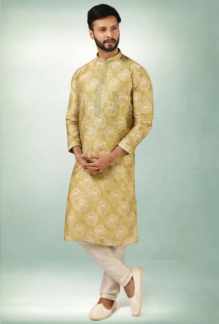 Men's mehndi green kurta with print on art silk fabric and with lining