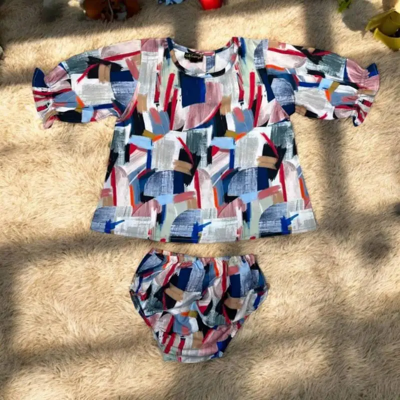 Stylish two-piece cotton blend set for baby girls-blue multi