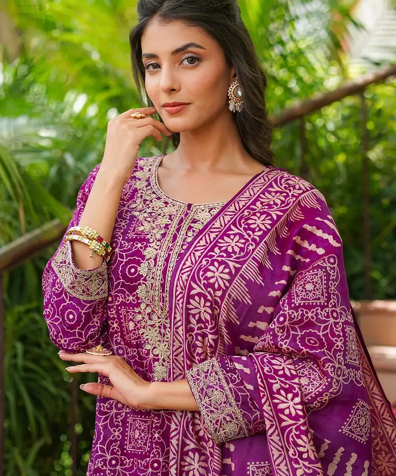 Women purple silk blend floral embroidered straight kurta trousers with dupatta
