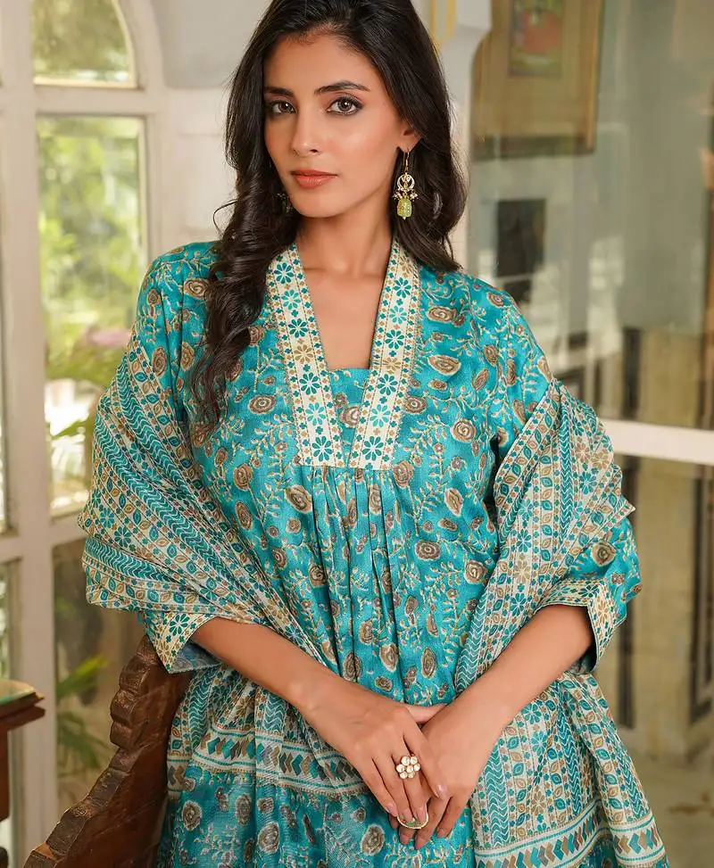 Women turquoise blue rayon blend floral printed straight kurta trouser with dupatta