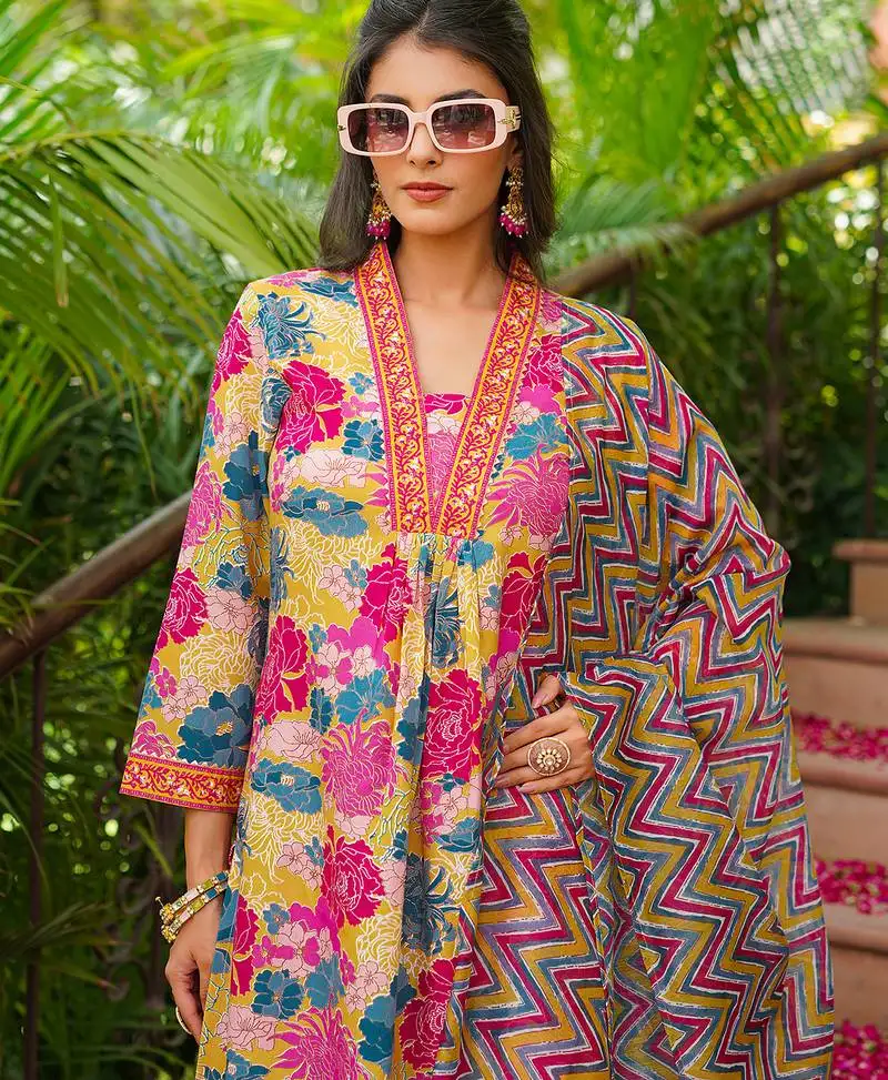 Women yellow rayon blend floral printed straight kurta palazzos with dupatta