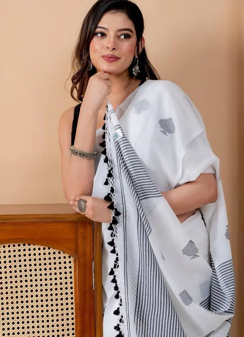 White handloom mark mul cotton jamdani and tassels saree