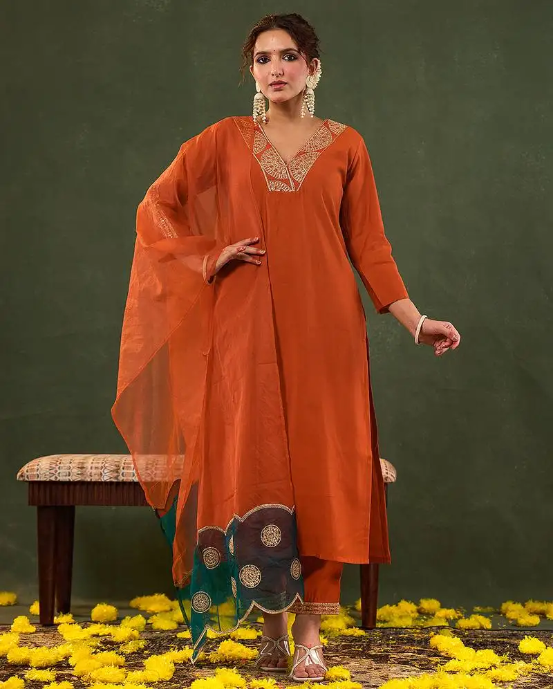 Orange silk blend kurta set with embroidery