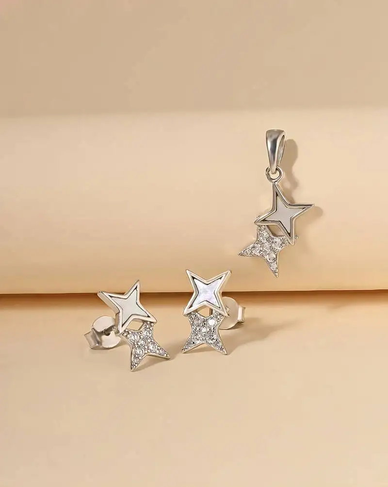 White cubic zirconia pendant set with constellation design