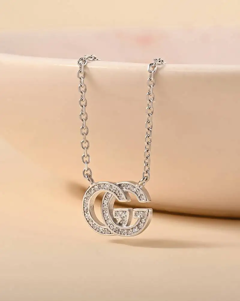 Gg motif silver necklace with iconic design and contemporary look