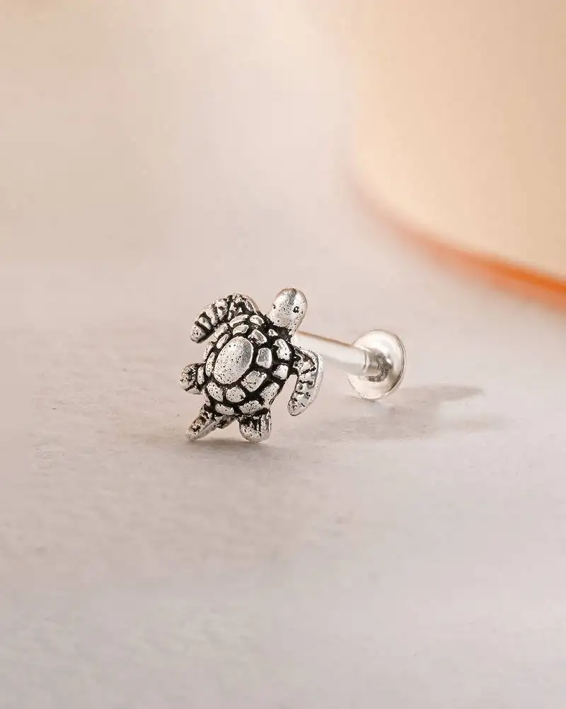 Fortune tortoise nose pin