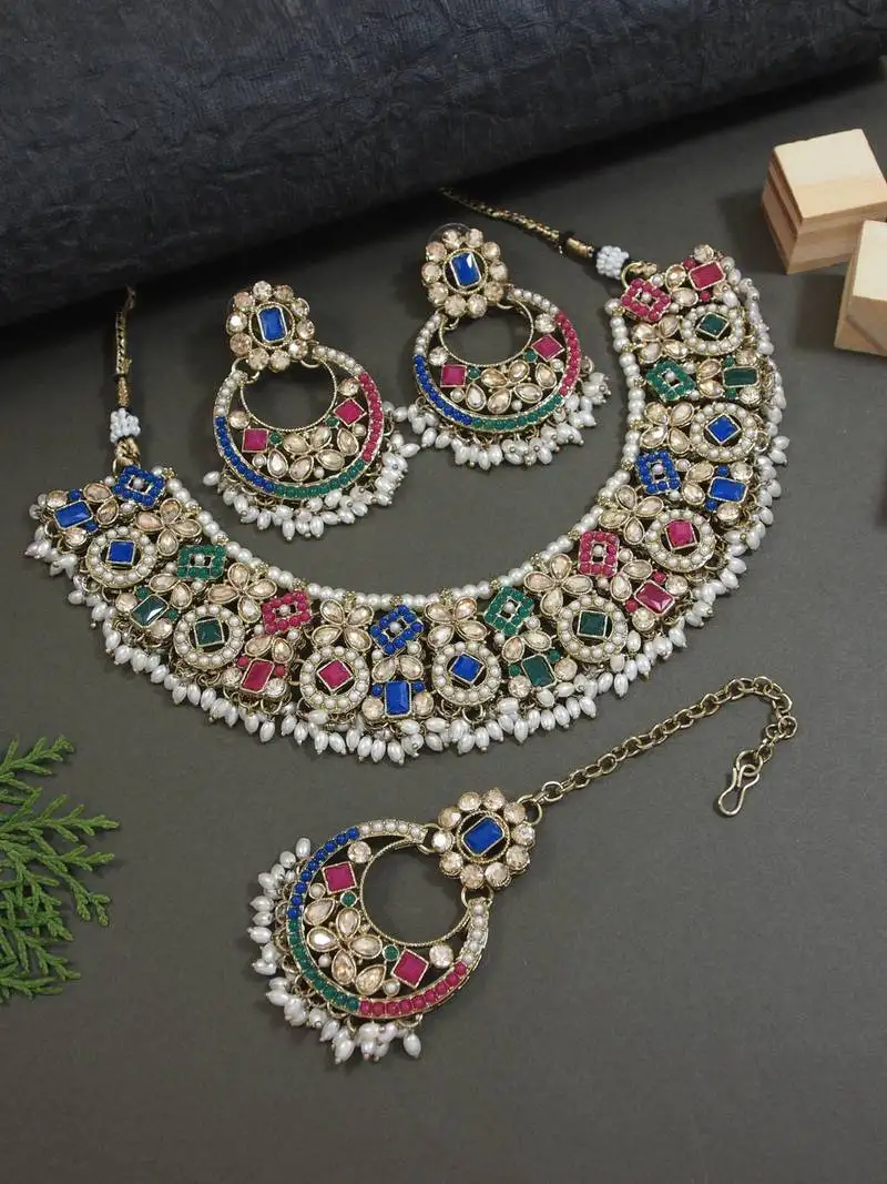 Gold plated traditional floral kundan & pearl choker necklace jewellery earrings & maang tikka set for women