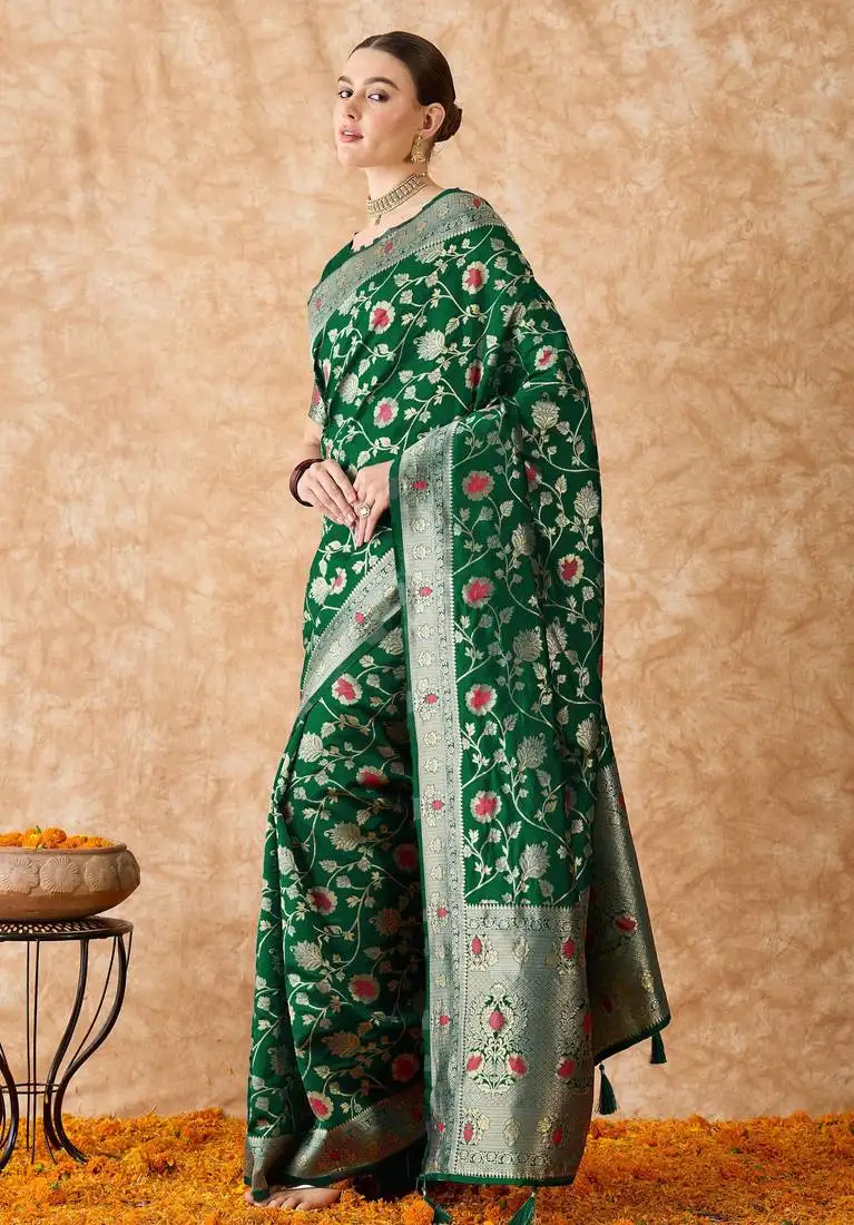 Women's green banarasi art silk saree with premium weaving work
