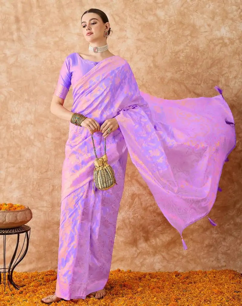 Lavender banarasi art silk saree for women with fine weaving