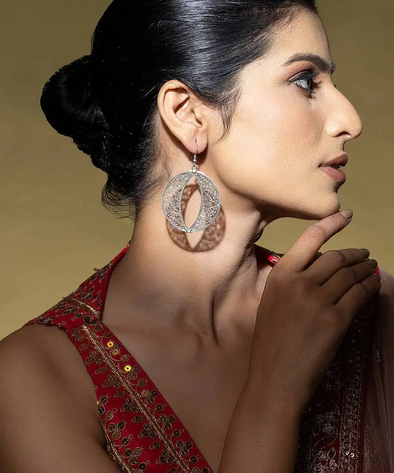 Round filigree earrings