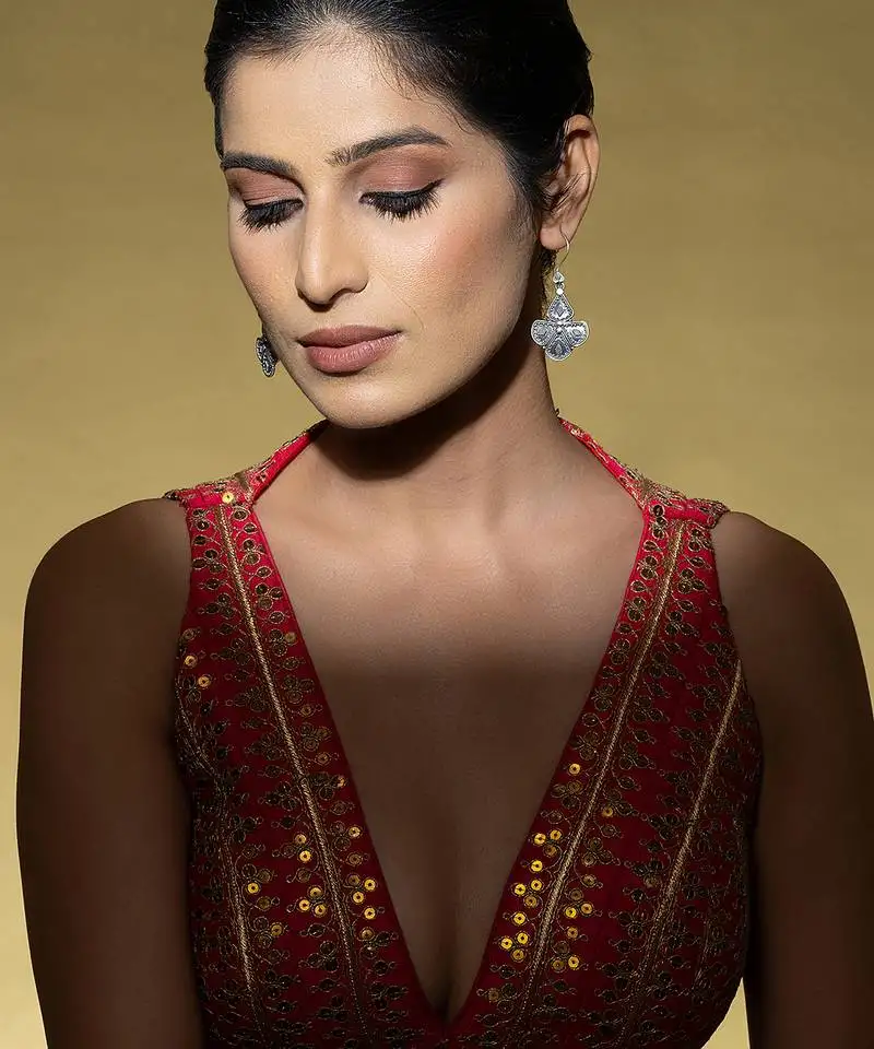 Petal floral silver earrings