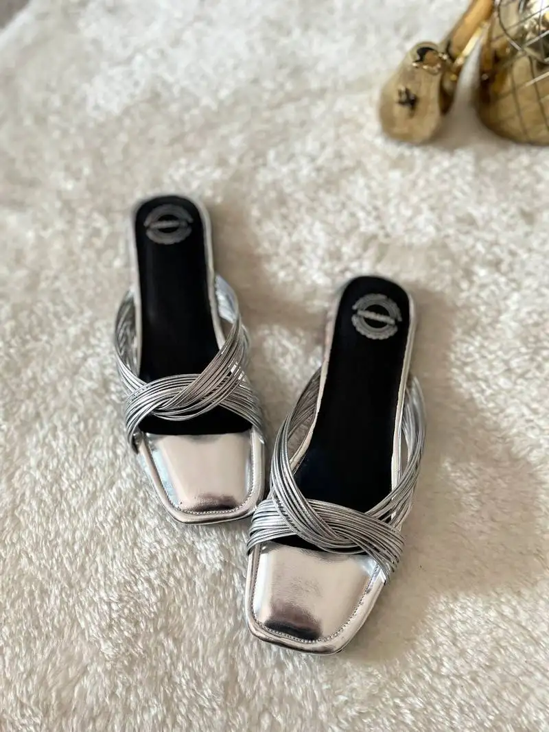 Silver solid leather flats